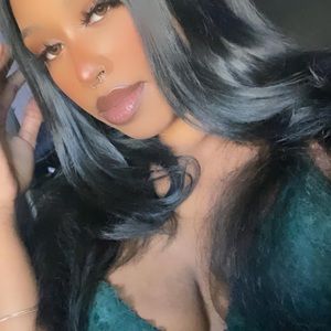 Meet your Posher, Regina